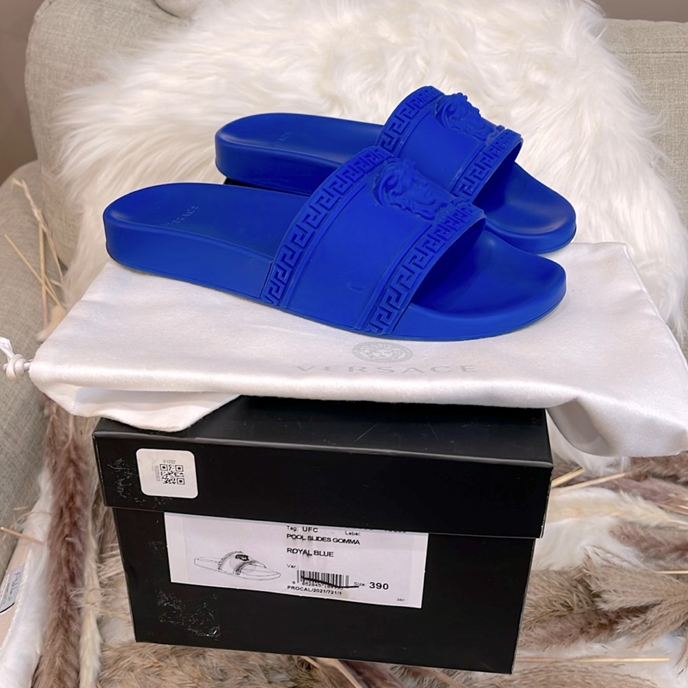 $350 VERSACE Palazzo Medusa Pool Slide Sandals